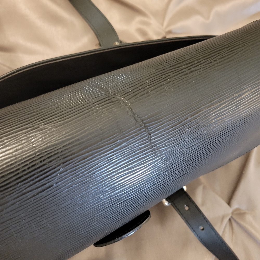 Reduced! Louis Vuitton Black Epi Segur MM Satchel - Picture 13 of 14